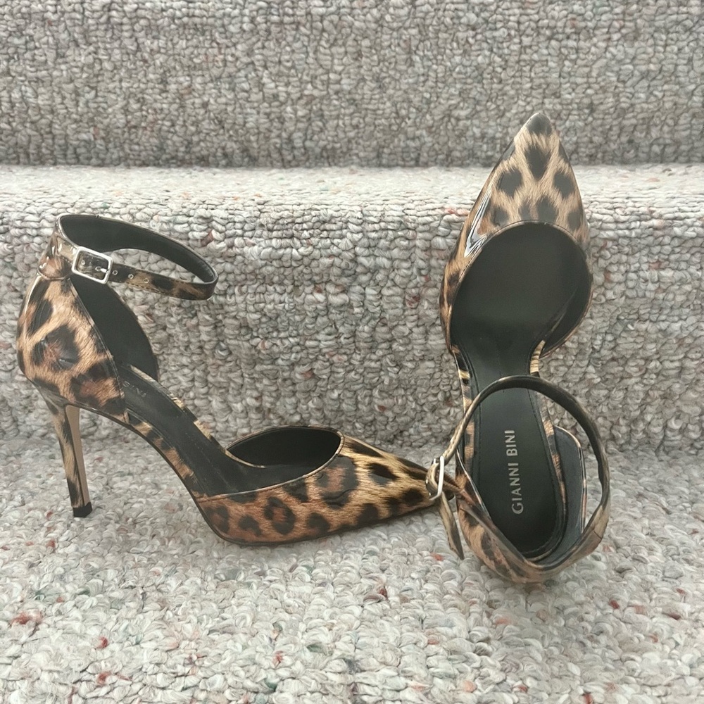 Gianni Bini Leopard Print Ankle Strap Heels only worn a few times